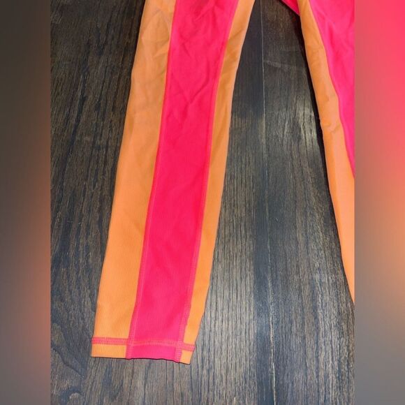 NWT Wilo The Label Bright Pink and Orange Ribbed Workout Pants Leggings XS F16 - Picture 2 of 5